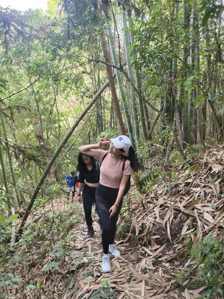 十九人的水雲三星之鳥嘴山(上島山)雲海白牆之旅