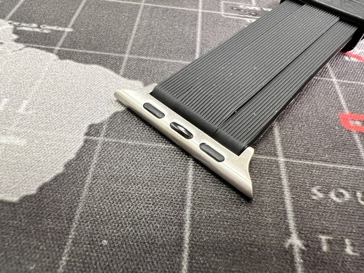 [分享文] Apple Watch 7 + Rearth Ringke Apple Watch 環保矽膠運動錶帶 + Rearth Ringke Apple Watch 抗震保護殼
