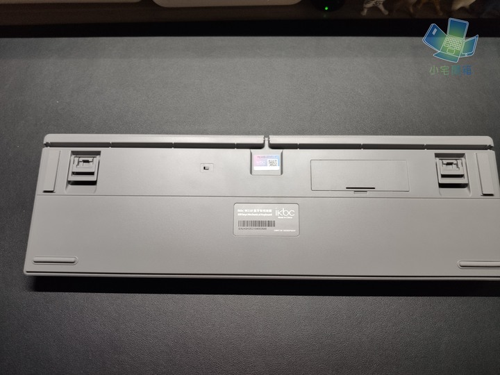 【小宅開箱】復古碰撞無線新技術 ikbc w210 藍牙雙模無線機械鍵盤開箱
