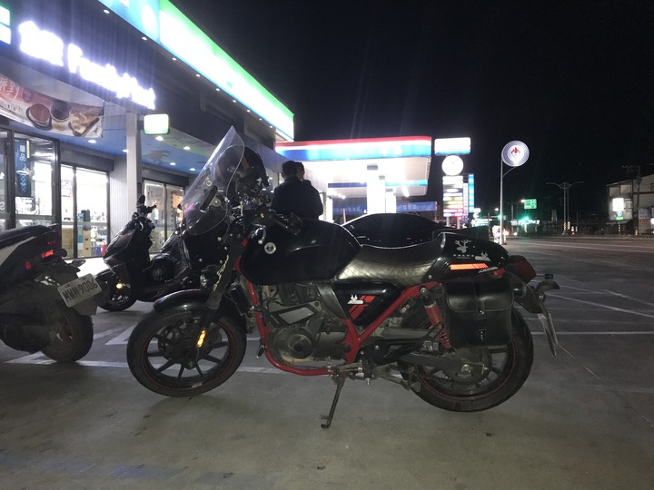 鄒仔春遊一日環島－－炸寒單和時速 67 吞罰單