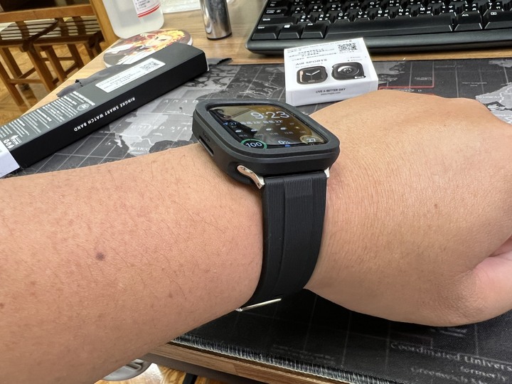[分享文] Apple Watch 7 + Rearth Ringke Apple Watch 環保矽膠運動錶帶 + Rearth Ringke Apple Watch 抗震保護殼