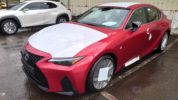 Lexus 2022 IS300h F SPORT 購車紀錄