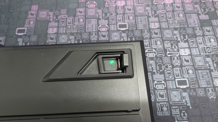 前有寶物！CORSAIR K70 RGB PRO 鍵盤開箱分享