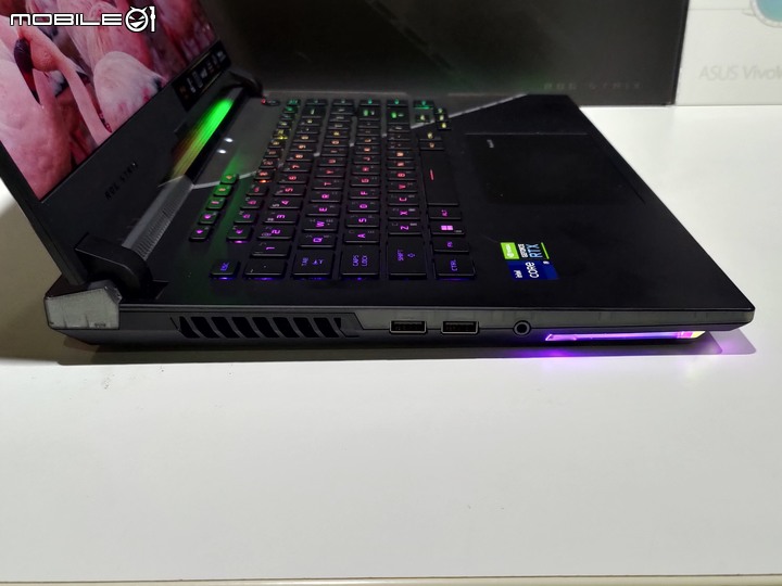 白天工作用,休息娛樂用,就連晚上都很炫目的強大筆電 G533