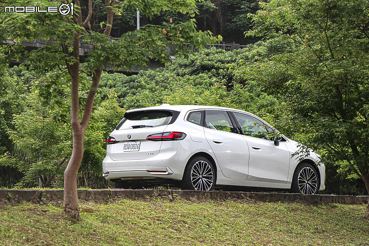 BMW 220i Active Tourer Luxury 大改款試駕|不只iDrive 8.0,你得再重新認識一次這輛BMW!