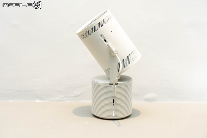 Samsung The Freestyle 迷你行動投影機試用 小巧身形卻能智慧投放大畫面感受