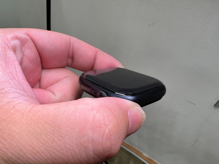 [分享文] Apple Watch 7 41mm/ 45mm 5D複合式耐磨硬膜 再也不用花大錢去貼保護貼了...