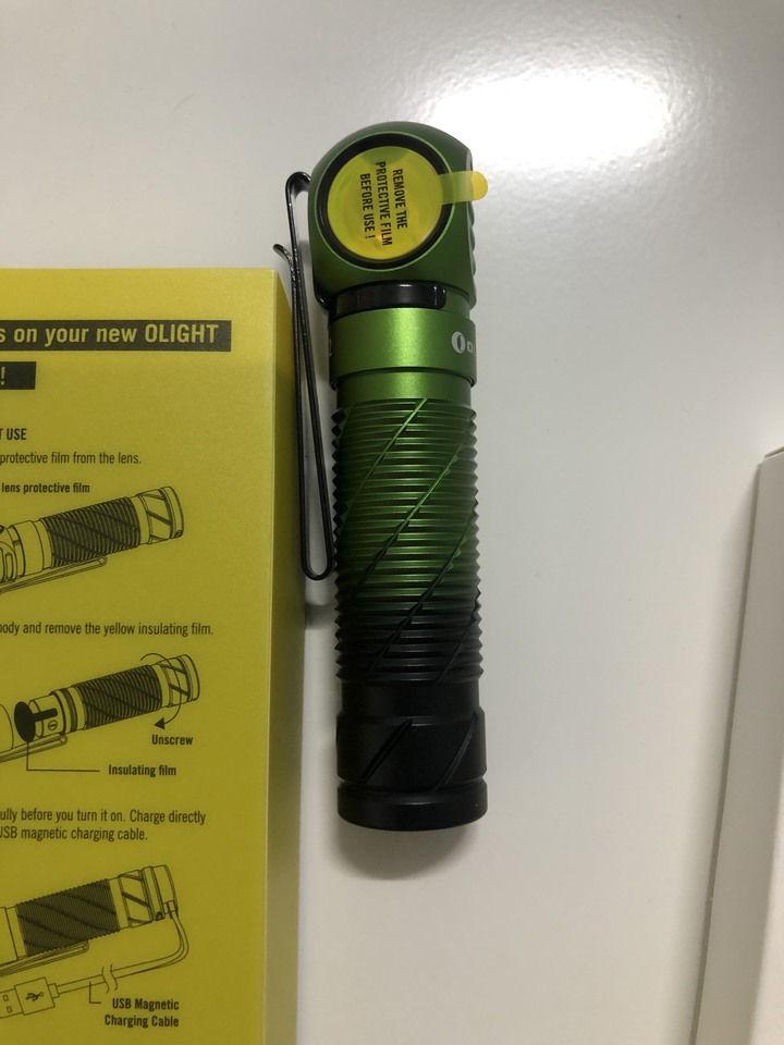 [開箱]OLIGHT Perun 2 2500流明EDC 90度燈