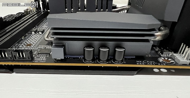 小鷹ITX出擊 AORUS B660I AX DDR4 與 i5 特供版 12490F 入手開箱