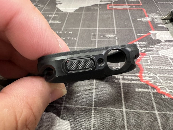 [分享文] Apple Watch 7 + Rearth Ringke Apple Watch 環保矽膠運動錶帶 + Rearth Ringke Apple Watch 抗震保護殼