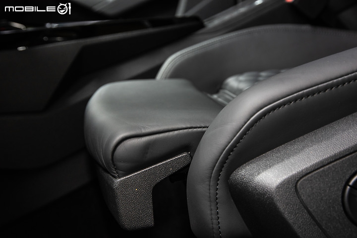 越級打怪沒在怕!Audi RS 3 Sportback 雨中激戰!