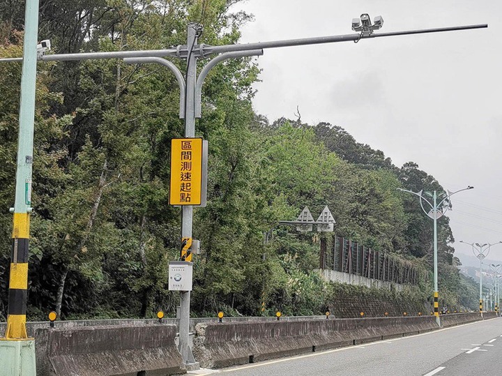 桃園龍潭區間測速遭質疑失準 「該路段不可能均速142」 且罰單距離誤差200公尺