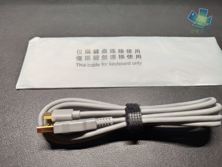 【小宅開箱】復古碰撞無線新技術 ikbc w210 藍牙雙模無線機械鍵盤開箱