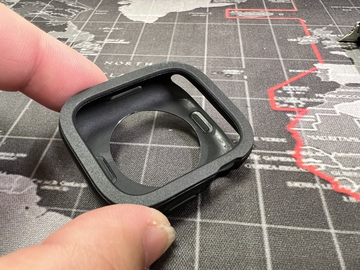 [分享文] Apple Watch 7 + Rearth Ringke Apple Watch 環保矽膠運動錶帶 + Rearth Ringke Apple Watch 抗震保護殼