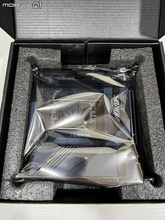 小鷹ITX出擊 AORUS B660I AX DDR4 與 i5 特供版 12490F 入手開箱