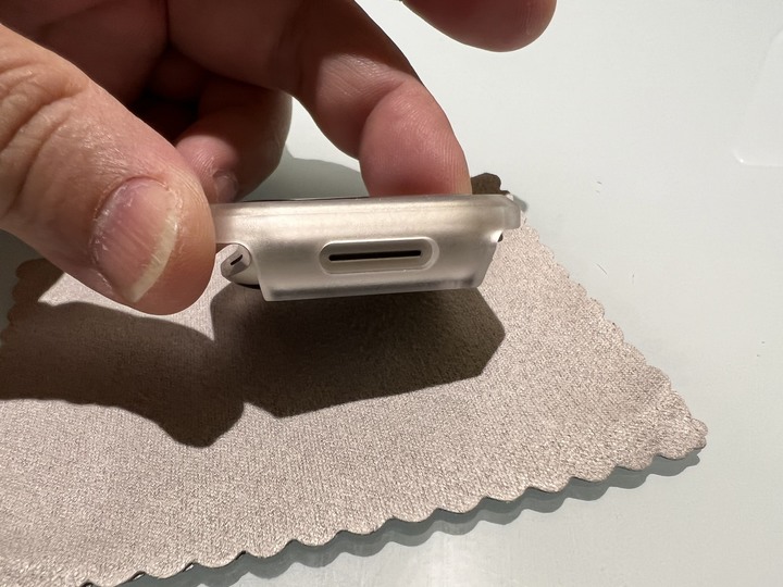 [分享文] UAG Apple Watch 透明 耐衝擊保護殼 + [U] Apple Watch 灰色 舒適矽膠錶帶 + Apple Watch 41mm 星光白
