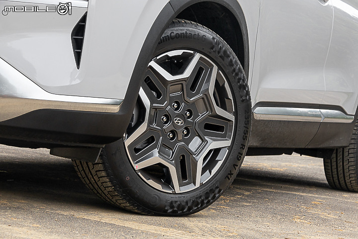 Hyundai Santa Fe GLTH-D 4WD 試駕|四驅、油電、豐富配備我都要!