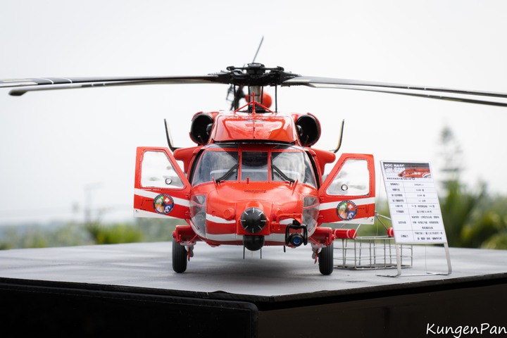 點我看大圖 1/35 空中勤務總隊 UH-60M-14 重裝型黑鷹直升機製作紀實