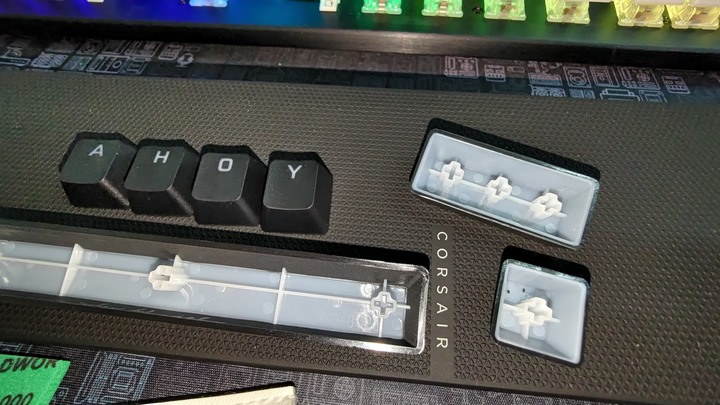 前有寶物!CORSAIR K70 RGB PRO 鍵盤開箱分享