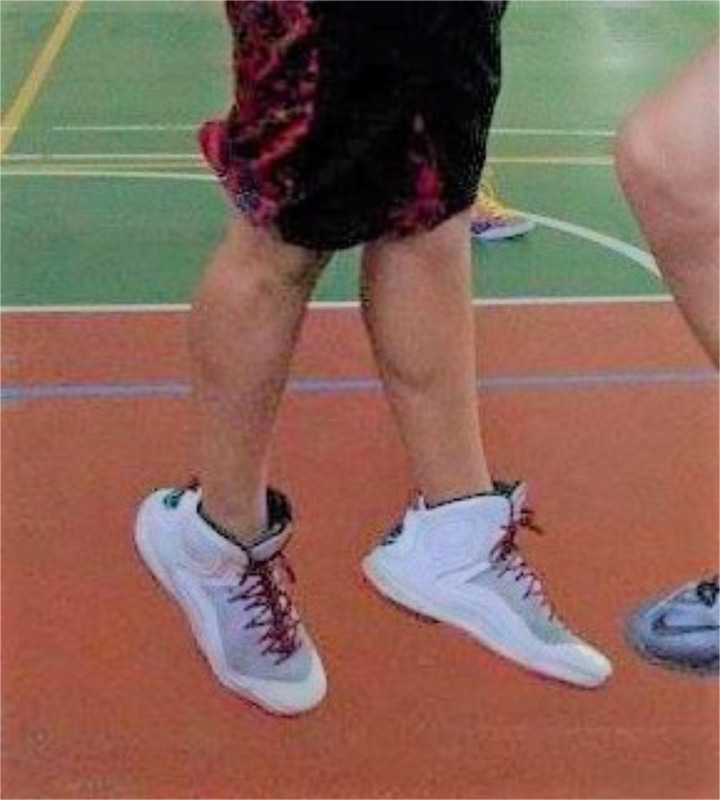 一個17歲的高中生穿球鞋不喜歡穿襪子，其背後的故事令人暖心<3
