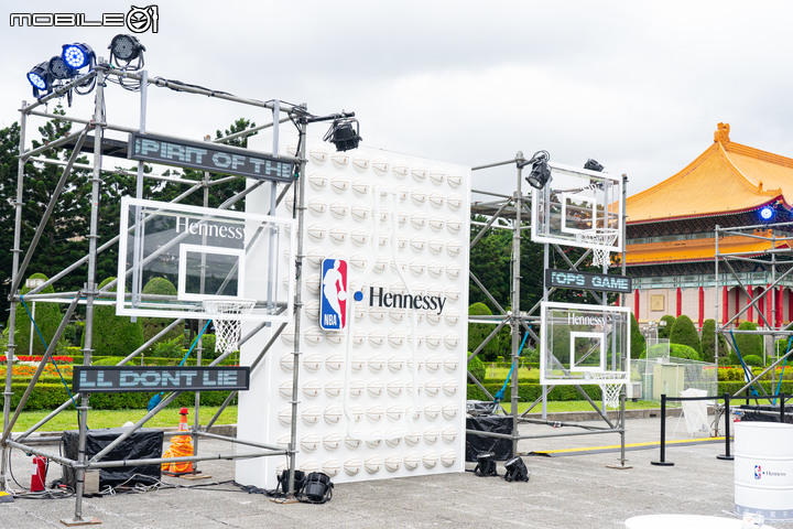 【採訪】軒尼詩打造NBA聯名巨型籃球地景！ 周末一起來中正紀念堂打球