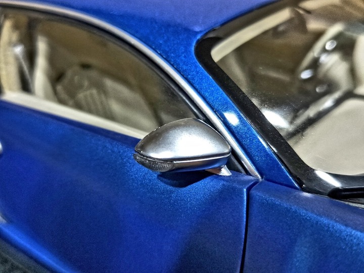 【模型分享】百年限定，舉世無雙！1/18 Bugatti Veyron EB 16.4 Bleu Centenaire Edition