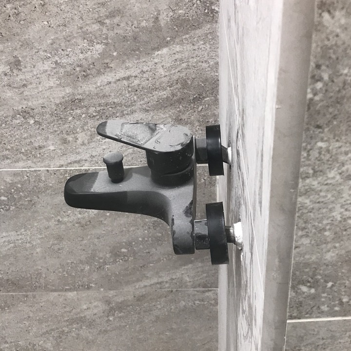 淋浴間水龍頭