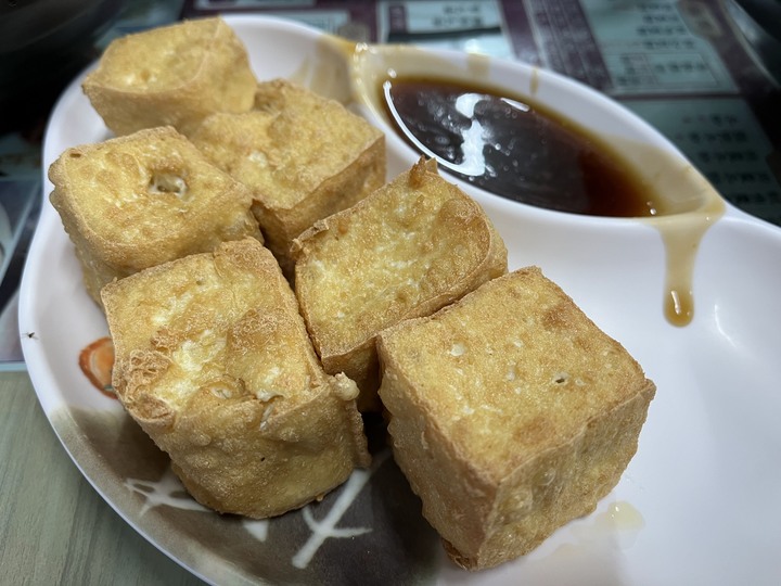 [食記] 日南慈德宮廟前小吃，台灣台中大甲，平價好吃受在地人歡迎的香酥雞柳羹麵