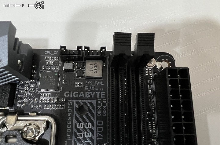 小鷹ITX出擊 AORUS B660I AX DDR4 與 i5 特供版 12490F 入手開箱