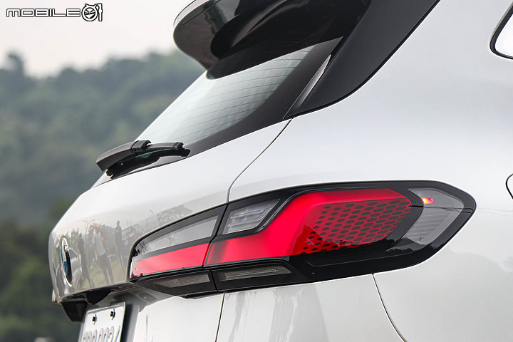 BMW 220i Active Tourer Luxury 大改款試駕|不只iDrive 8.0,你得再重新認識一次這輛BMW!