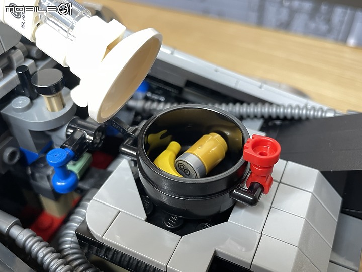 LEGO 10300 回到未來 迪羅倫DMC12 時光車 開箱