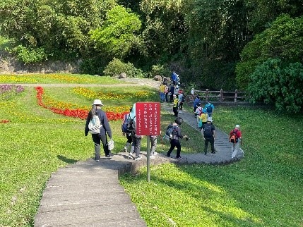 參加臺北大縱走春日饗宴·白石湖草莓季活動