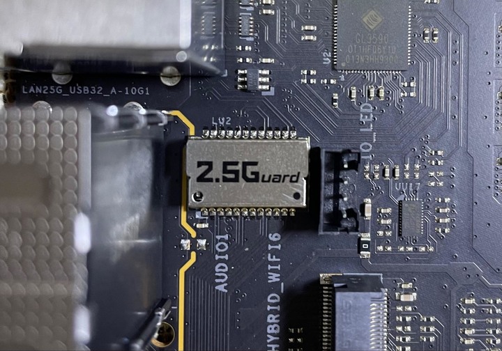 【開箱】女武神 Z690A VALKYRIE 主機版 DDR4