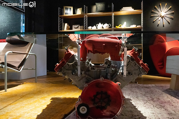 【設計選品】vol.01 MOT 明日選品 x 義大利經典設計：一睹全球限量 Ferrari V12 引擎書盒、獨家蒐藏 Maserati V8 引擎桌...以經典淬煉不凡！