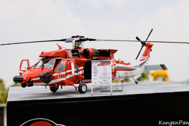 點我看大圖 1/35 空中勤務總隊 UH-60M-14 重裝型黑鷹直升機製作紀實