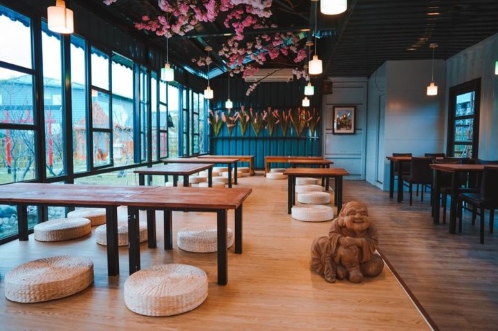 花蓮「偽出國」新景點!來與梅花鹿親密互動、免費租借和服
