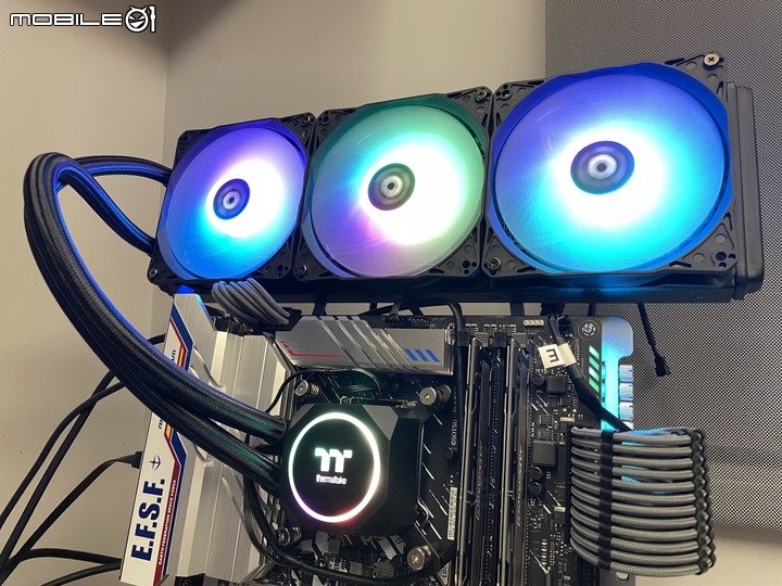 [開箱]平價、豐富且充實 TT TH360 一體式水冷散熱器