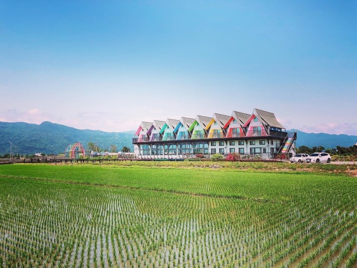 住進童話世界裡！礁溪「天空島上的小木屋」七彩木屋超夢幻