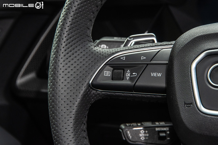 越級打怪沒在怕!Audi RS 3 Sportback 雨中激戰!