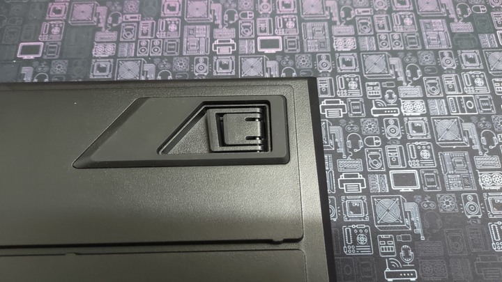 前有寶物！CORSAIR K70 RGB PRO 鍵盤開箱分享