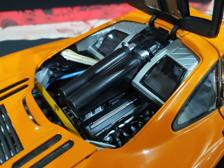 【車模分享】N/A極速王者，現代超跑經典！1/12 Minichamps McLaren F1 Road Car