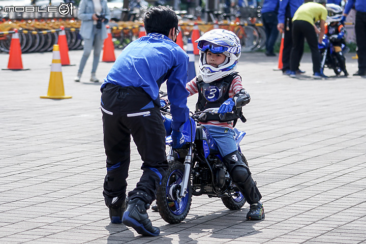 【採訪】YAMAHA 親子機車教室 2022 首場開課！安駕不分年齡層 會腳踏車就能 PW50 輕鬆騎上手！