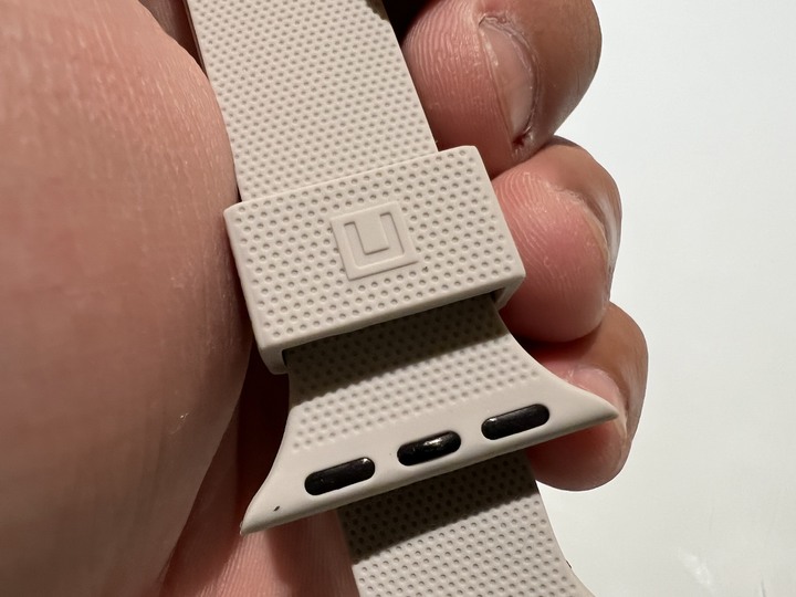 [分享文] UAG Apple Watch 透明 耐衝擊保護殼 + [U] Apple Watch 灰色 舒適矽膠錶帶 + Apple Watch 41mm 星光白