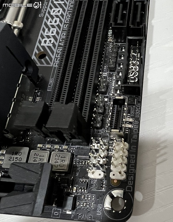 小鷹ITX出擊 AORUS B660I AX DDR4 與 i5 特供版 12490F 入手開箱