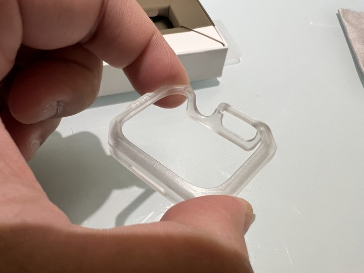 [分享文] UAG Apple Watch 透明 耐衝擊保護殼 + [U] Apple Watch 灰色 舒適矽膠錶帶 + Apple Watch 41mm 星光白