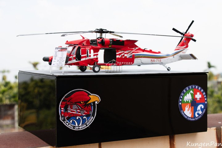 點我看大圖 1/35 空中勤務總隊 UH-60M-14 重裝型黑鷹直升機製作紀實