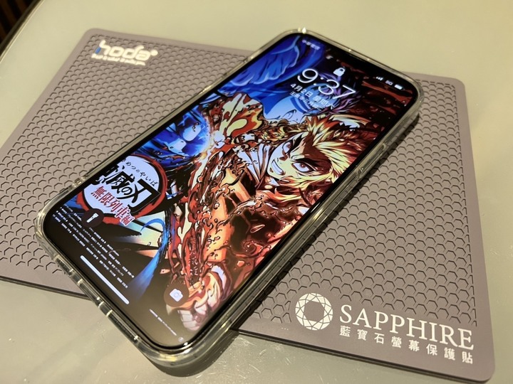 [分享文] iPhone 13 Pro Max 松嶺青 + Hoda 霧面玻璃貼 +Hoda 晶石玻璃殼 + Hoda 燒鈦鏡頭貼