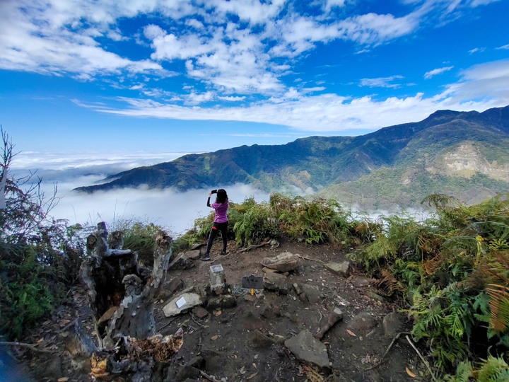 十九人的水雲三星之鳥嘴山(上島山)雲海白牆之旅
