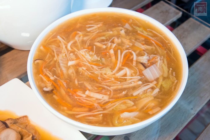 【宅配美食】40年台南素食名店推出宅配|母親節套餐免運送到家|50年研發料理師傅|滿滿料的蟲草首烏燉盅|小孩也愛的曼餘米糕~天心岩素食宅配