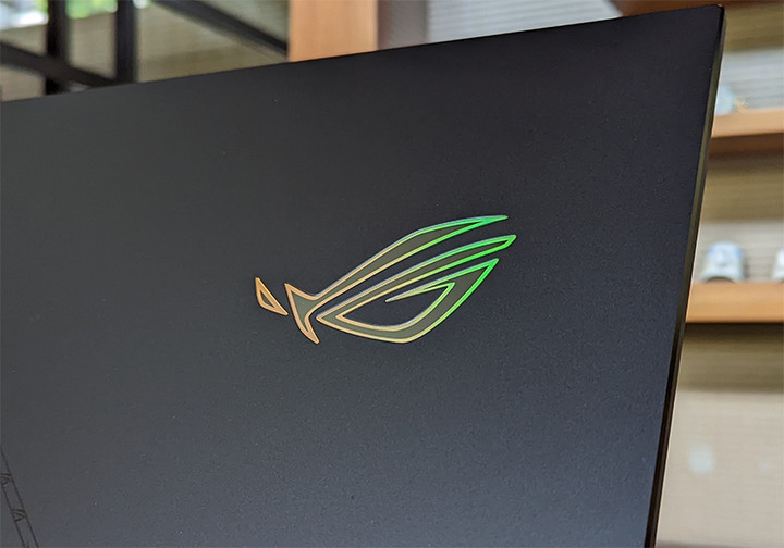 Road to SCAR…ROG SCAR 17 G733ZM開箱
